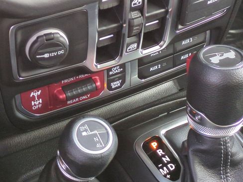 New 2025 Jeep Wrangler Unlimited Rubicon w/ Safety Group image 30