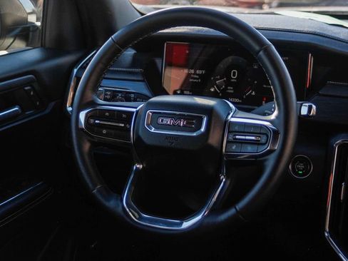 Used 2025 GMC Acadia Elevation image 15