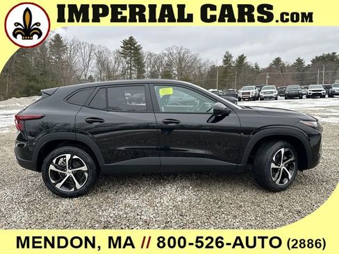 New 2026 Chevrolet Trax RS w/ Sunroof Package image 14