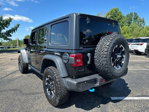 Used 2024 Jeep Wrangler Unlimited Rubicon 4xe AWD/4WD image 9