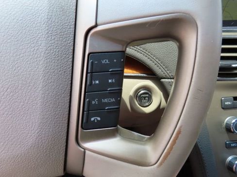 Used 2010 Lincoln MKT 2WD image 24