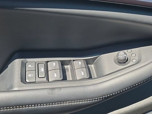 Used 2022 Jeep Grand Cherokee Laredo w/ Luxury Tech Group I AWD/4WD image 28