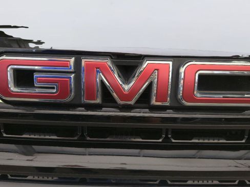 Used 2021 GMC Sierra 1500 Elevation RWD image 9