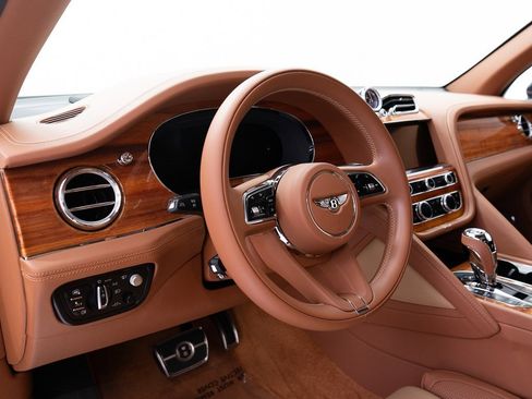 Certified 2021 Bentley Bentayga image 14