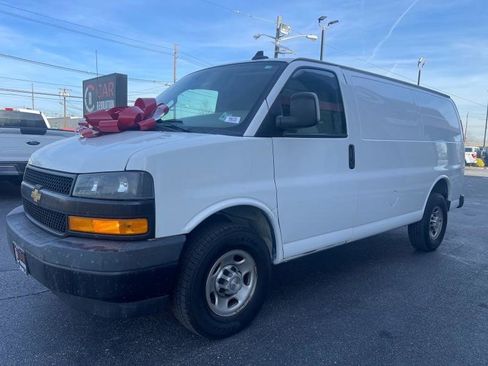 Used 2020 Chevrolet Express 2500 w/ Driver Convenience Package image 3