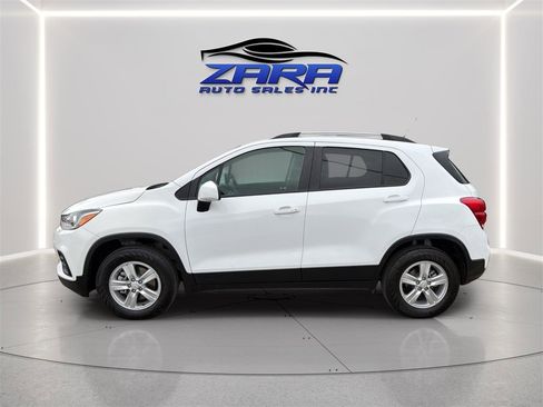 Used 2022 Chevrolet Trax LT w/ LT Convenience Package AWD/4WD image 4