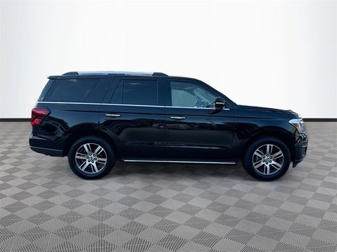 Used 2022 Ford Expedition Limited image 5
