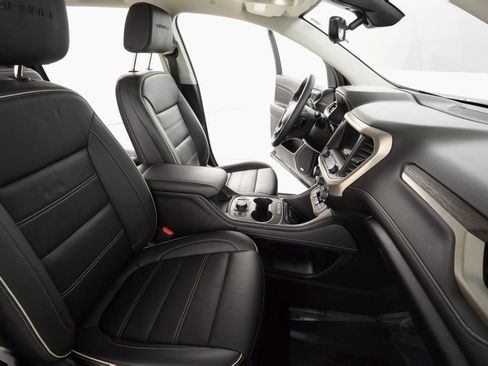 Used 2023 GMC Acadia Denali w/ Denali Technology Package image 11