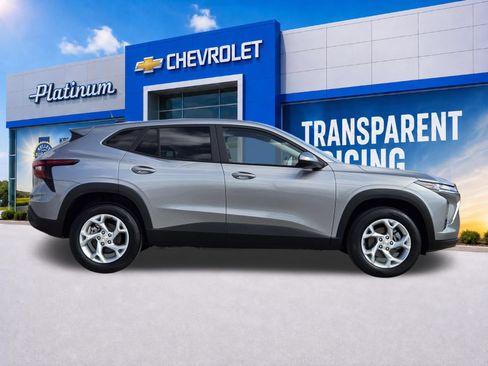 New 2026 Chevrolet Trax LS w/ LS Convenience Package FWD image 7