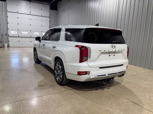 Used 2021 Hyundai Palisade Calligraphy image 3