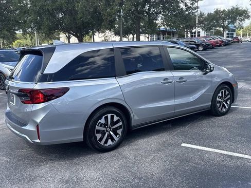 Certified 2025 Honda Odyssey EX-L image 4