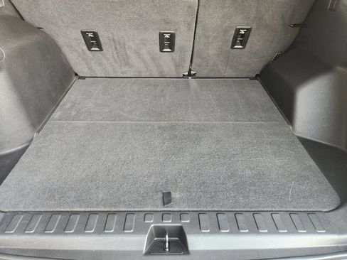 Used 2018 Chevrolet Equinox LT FWD image 35