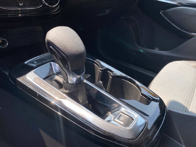 Used 2025 Chevrolet Trax LT FWD image 13