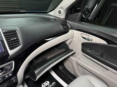 Used 2016 Honda Pilot Touring image 54