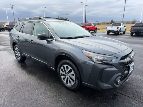 Used 2024 Subaru Outback Premium image 7