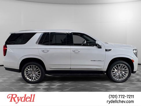 Used 2024 GMC Yukon Denali w/ Advanced Technology Package AWD/4WD image 6