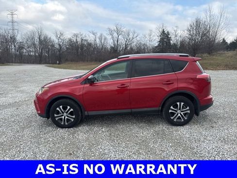 Used 2017 Toyota RAV4 LE image 14