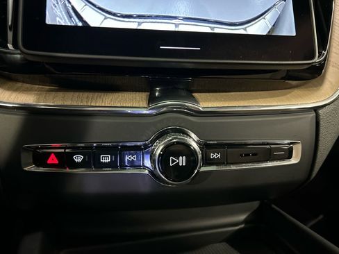 Used 2026 Volvo XC60 B5 Plus w/ Protection Package Premier AWD/4WD image 18