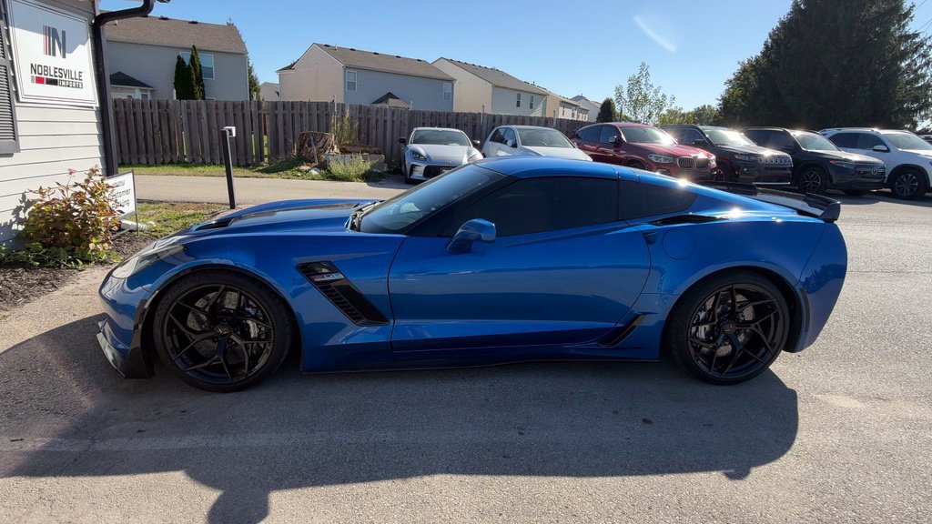 Used 2015 Chevrolet Corvette Z06 w/ 3LZ Preferred Equipment Group RWD image 2
