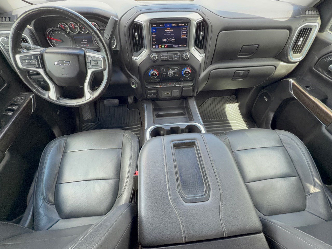 Used 2020 Chevrolet Silverado 1500 RST AWD/4WD image 17