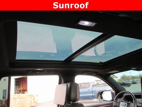 Used 2023 GMC Yukon Denali Ultimate image 15