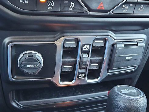 Used 2021 Jeep Wrangler Unlimited Sport image 28