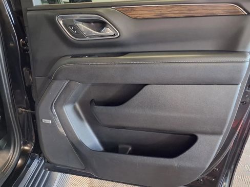 Used 2023 Chevrolet Suburban Premier AWD/4WD image 12
