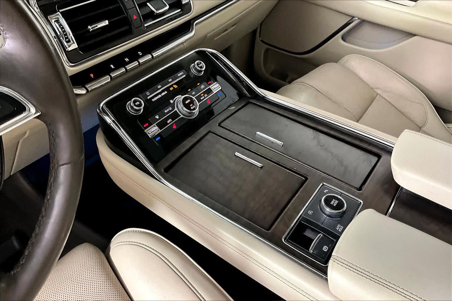 Used 2018 Lincoln Navigator Select w/ Cargo Package RWD image 15