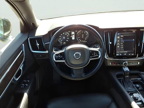 Used 2019 Volvo S90 T5 Momentum image 14