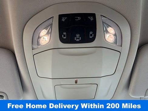 Used 2021 Chrysler Pacifica Touring-L w/ Uconnect Theater Family Group image 33