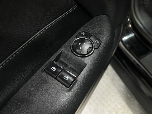 Used 2018 Ford Mustang GT RWD image 14