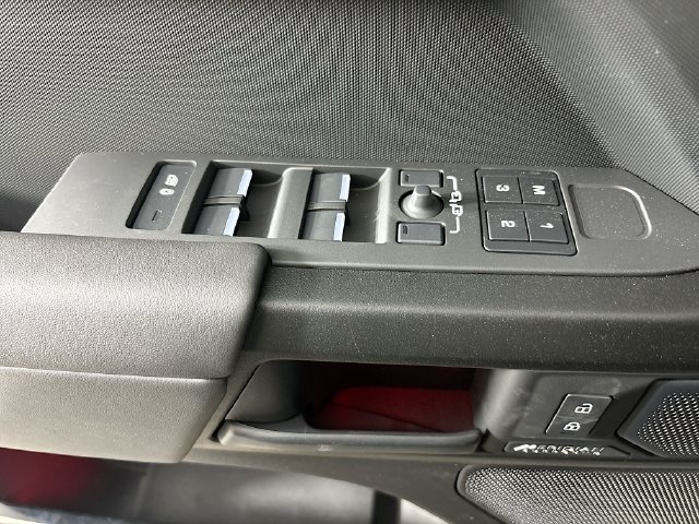 New 2026 Land Rover Defender 110 OCTA AWD/4WD image 19