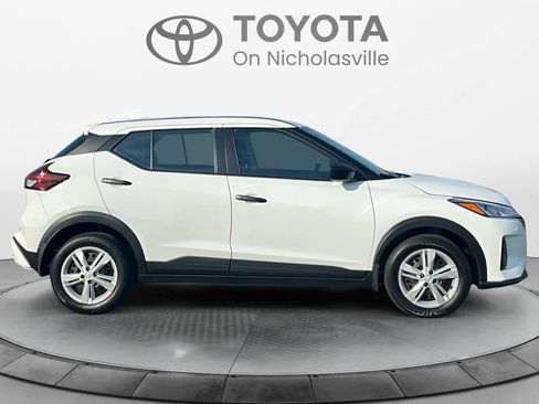 Used 2025 Nissan Kicks Play S FWD image 6