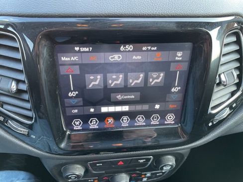 Used 2020 Jeep Compass Limited image 30