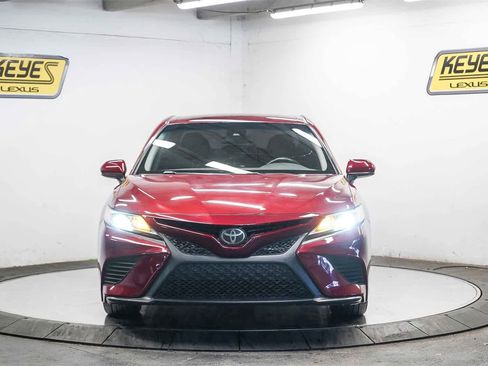 Used 2018 Toyota Camry SE image 6