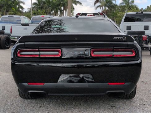 Used 2016 Dodge Challenger SRT Hellcat RWD image 6