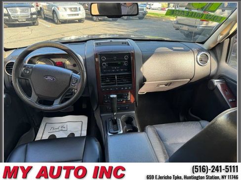 Used 2010 Ford Explorer Limited image 11