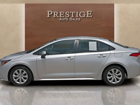 Used 2020 Toyota Corolla LE FWD image 15