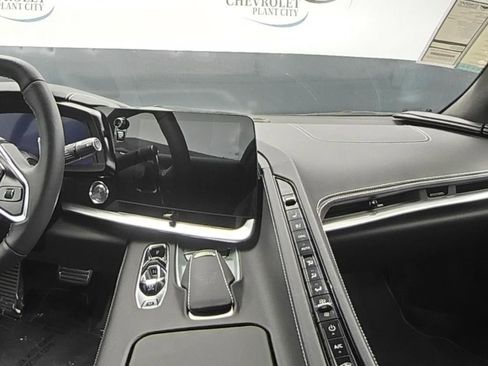 Used 2025 Chevrolet Corvette Stingray Premium Cpe w/ Z51 Performance Package RWD image 10