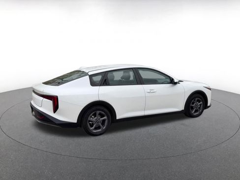 Used 2025 Kia K4 LXS image 15