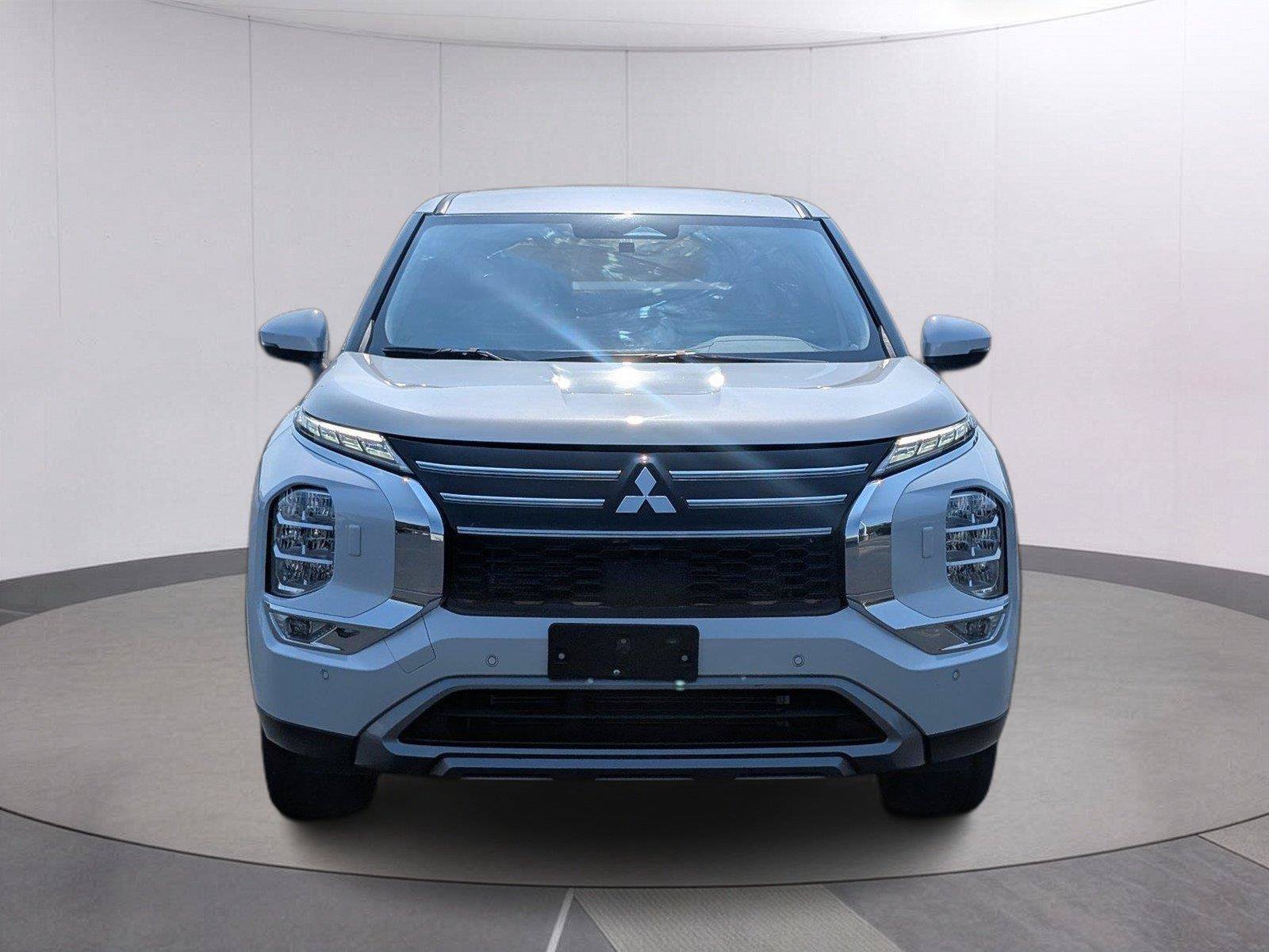 Used 2025 Mitsubishi Outlander SE AWD/4WD image 10
