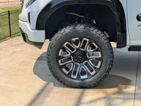 New 2026 GMC Sierra 1500 AT4 w/ Technology Package AWD/4WD image 7