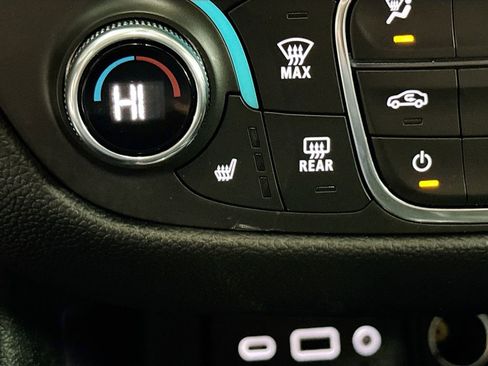 Used 2024 Chevrolet Equinox LT image 19