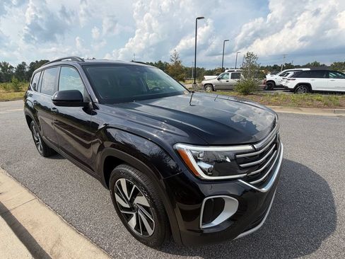 Used 2024 Volkswagen Atlas SE FWD image 15
