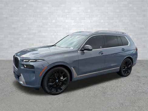 Used 2023 BMW X7 xDrive40i w/ Executive Package image 8