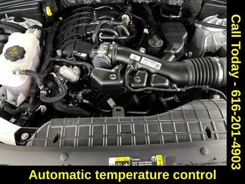 Used 2023 Jeep Grand Cherokee Limited w/ Black Appearance Package image 6