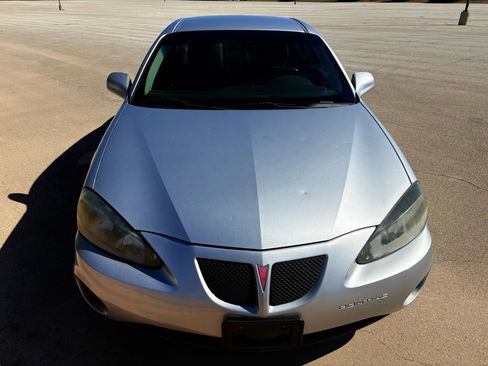 Used 2004 Pontiac Grand Prix GT2 image 3