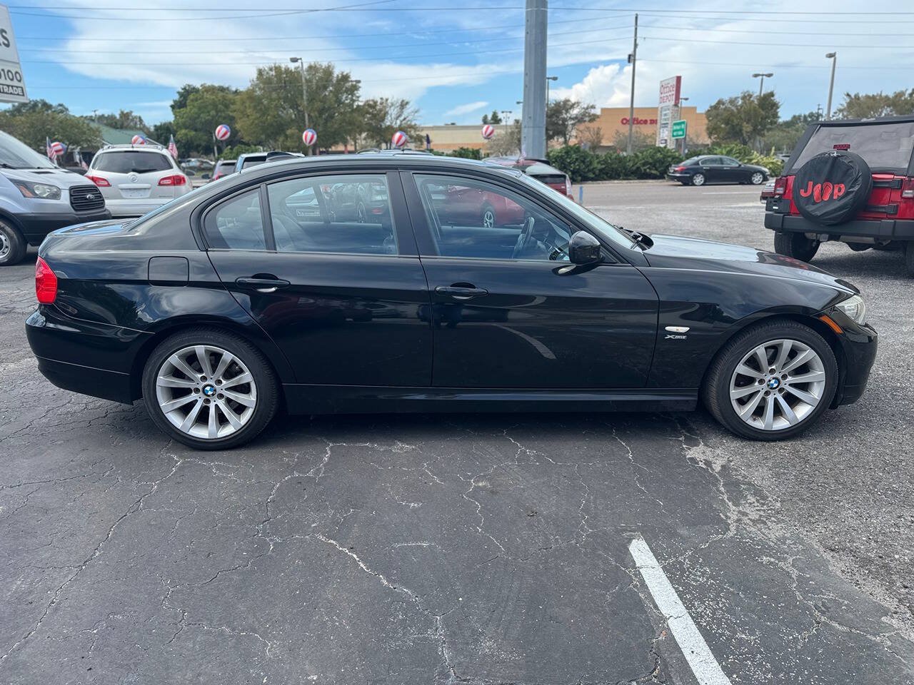 Used 2011 BMW 328i xDrive Sedan AWD/4WD image 9