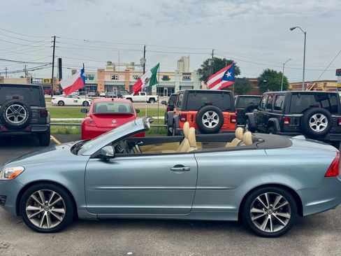 Used 2011 Volvo C70 T5 FWD image 2