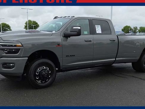 New 2026 RAM 3500 Laramie AWD/4WD image 4